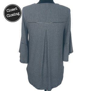 [Chelsea & Theodore] Ribbed Bell Sleeve Hi-Low Top